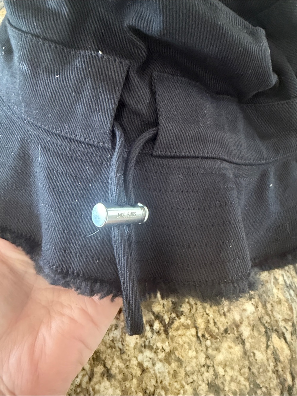 Jacquemus Black women Bucket Hat with Chin Strap - Picture 3 of 5